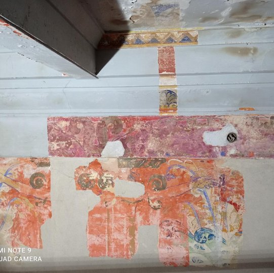 В актовому залі колишнього Польського педагогічного товариства виявили сецесійні розписи. Фото Ірини Гірної