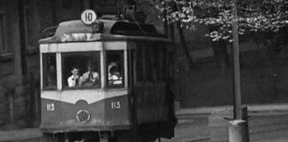 Трамвайний вагон «Sanok» № 113 спускається по вулиці Івана Франка. Приблизно в цьому місті подібний вагон перекинувся при проходженні кривої. Фото із колекції Ігоря Плотка. 1960-ті рр.