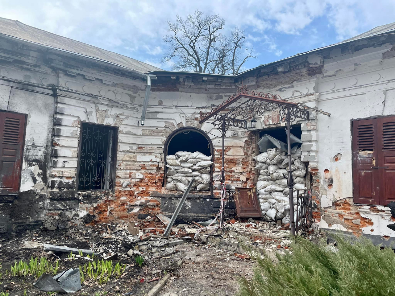 Будинок управителя маєтками Кеніга в Тростянці