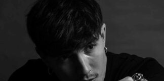 Співак Ostrovskiy