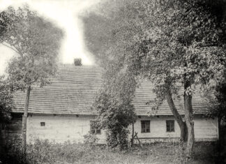 Хата у селі Кульчиці на Самбірщині. Поч. ХХ ст. Фото Лева Кульчицького