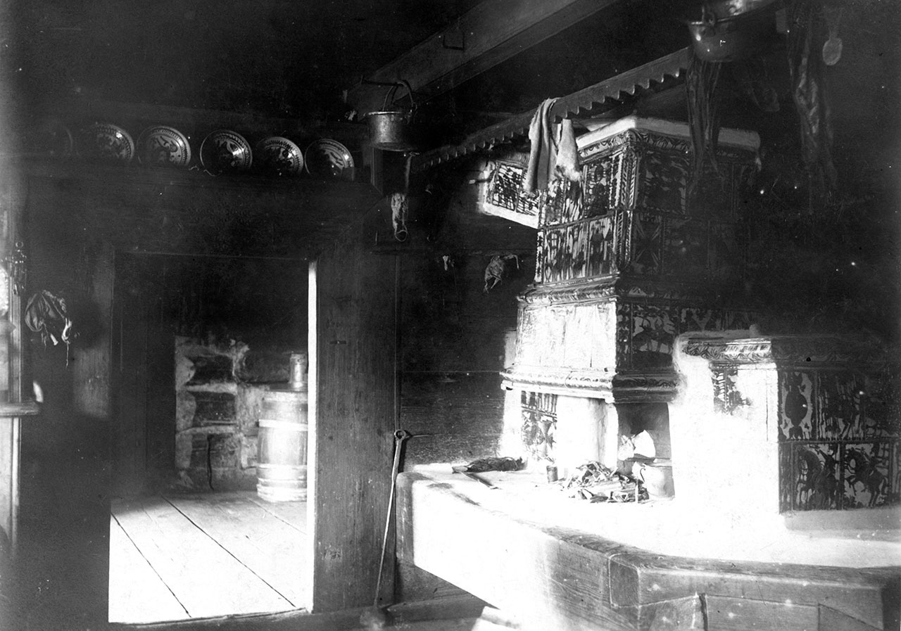 Інтер’єр гуцульської хати. Поч. ХХ ст. Фото Лева Кульчицького