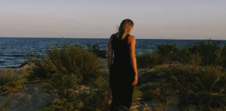 Співачка BIEHU