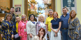 Відкритя виставки "Жінка і стиль ар-деко на поштовій листівці" з колекції Оксани Бобошко.