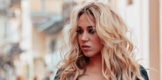 Співачка DARIЯ