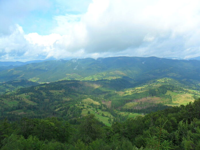 Вершина гори Високий Верх Вершина гори Високий Верх