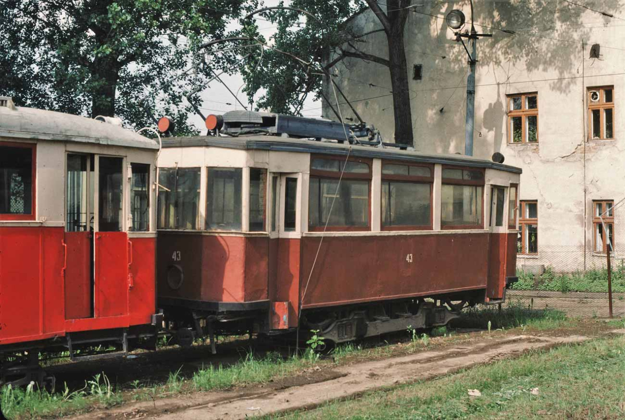Службовий трамвай № 43 – вагон «Sanok» тип 30 після часткової модернізації. 1990 р. Автор фото – Томас Е. Фішер