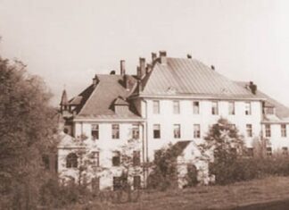 Приватна школа для жінок на Снопкові, поч. ХХ ст.