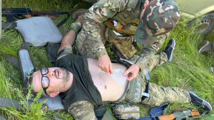 Львів'ян кличуть відвідати Базовий курс тактичної медицини Назара Гриника