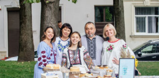 Львівська філармонія та оркестр INSO-Lviv зібрали на благодійному ярмарку майже 100 тис. грн для ЗСУ