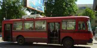 Раритетний автобус ЛіАЗ-677, який працював на міському маршруті Бердичева на початку 2010-х рр. Автор фото – Олег Матюхов.