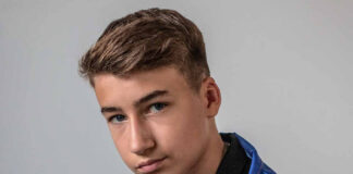 Денис Іваник