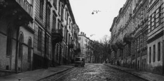 Залишки трамвайної лінії на Високий Замок на вул. Лисенка. 1976 р.