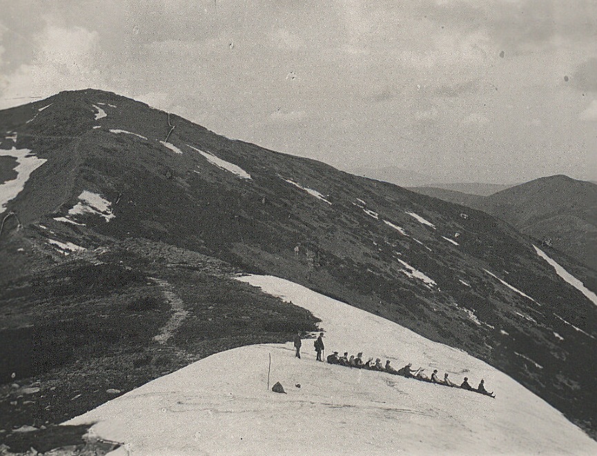 Учасники клубу в Горганах, 1912 р. Фото: Міхал Аффанасович