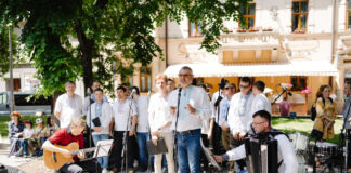 Національна академічна чоловіча хорова капела “Дударик”,