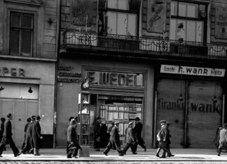 Каварня De la paix (2 поверх), квітень 1936 року