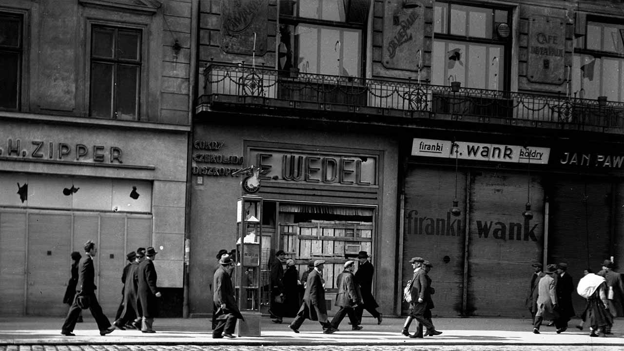 Каварня De la paix (2 поверх), квітень 1936 року