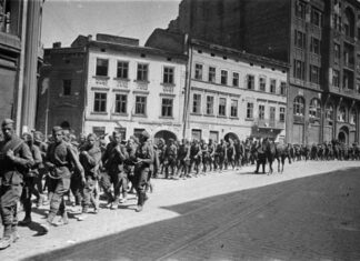 Радянська піхота на вулиці Городоцькій. Липень 1944 р.