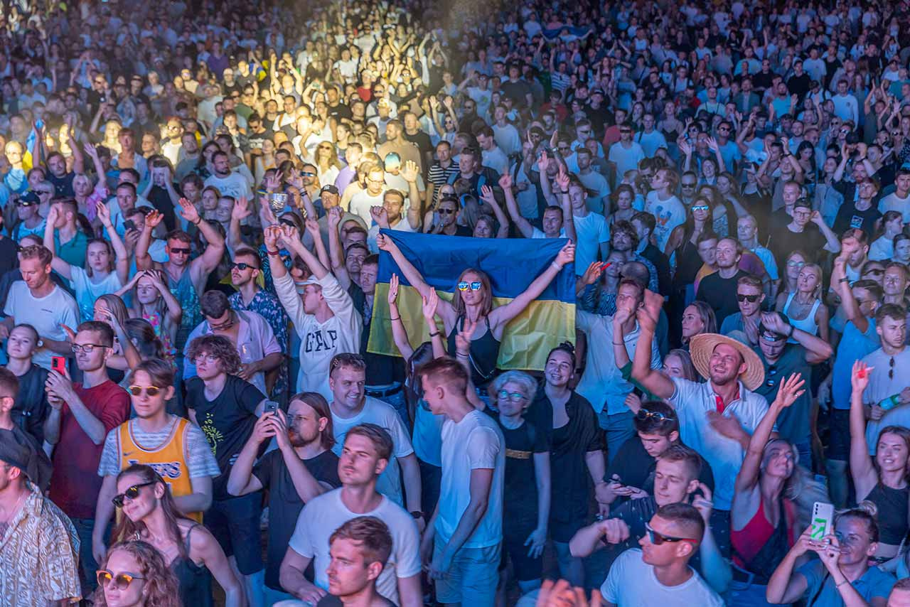 Концерт українського електронного дуету ARTBAT