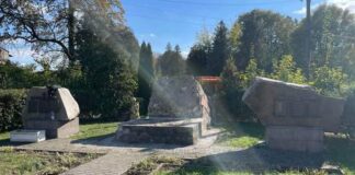 Демонтаж пам’ятника радянському солдату в місті Рава-Руська