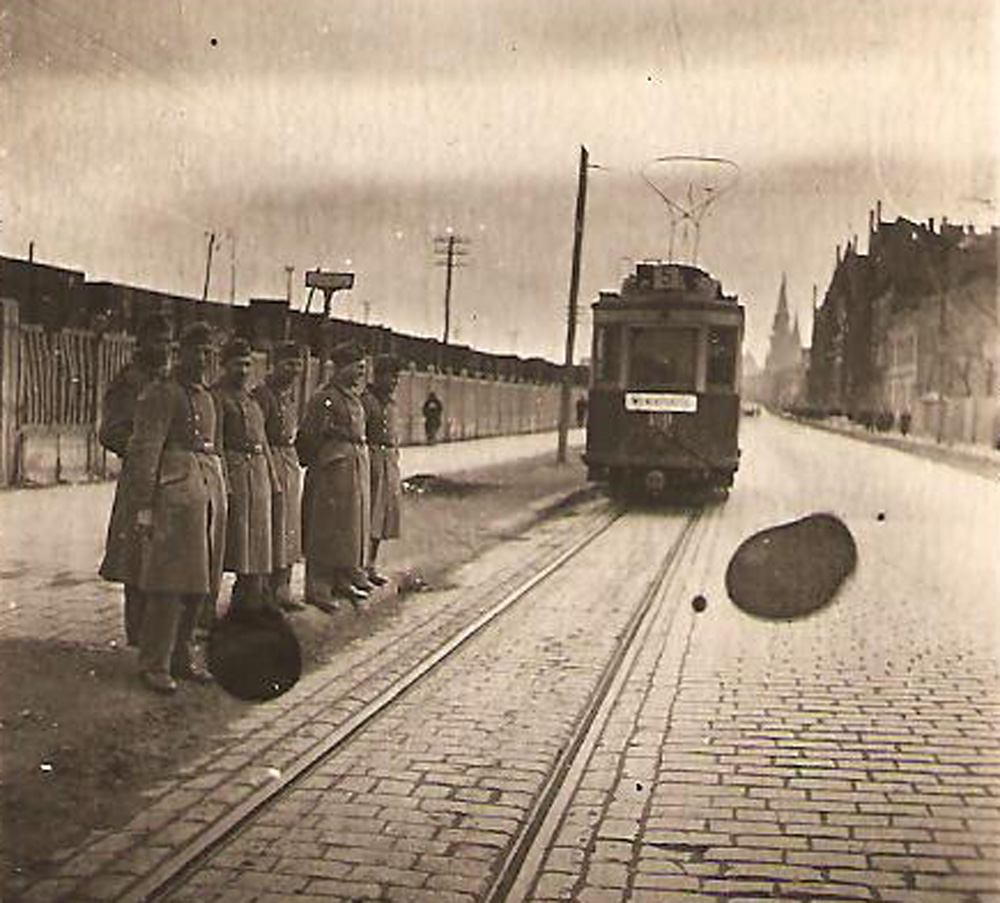 Трамвайний вагон «Sanok» маршруту № 5 на вул. Городоцькій. 1942 р.