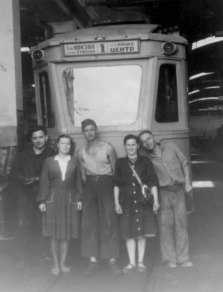 Модернізований трамвай «Sanok» в трамвайному депо № 1. Початок 1950-х рр.