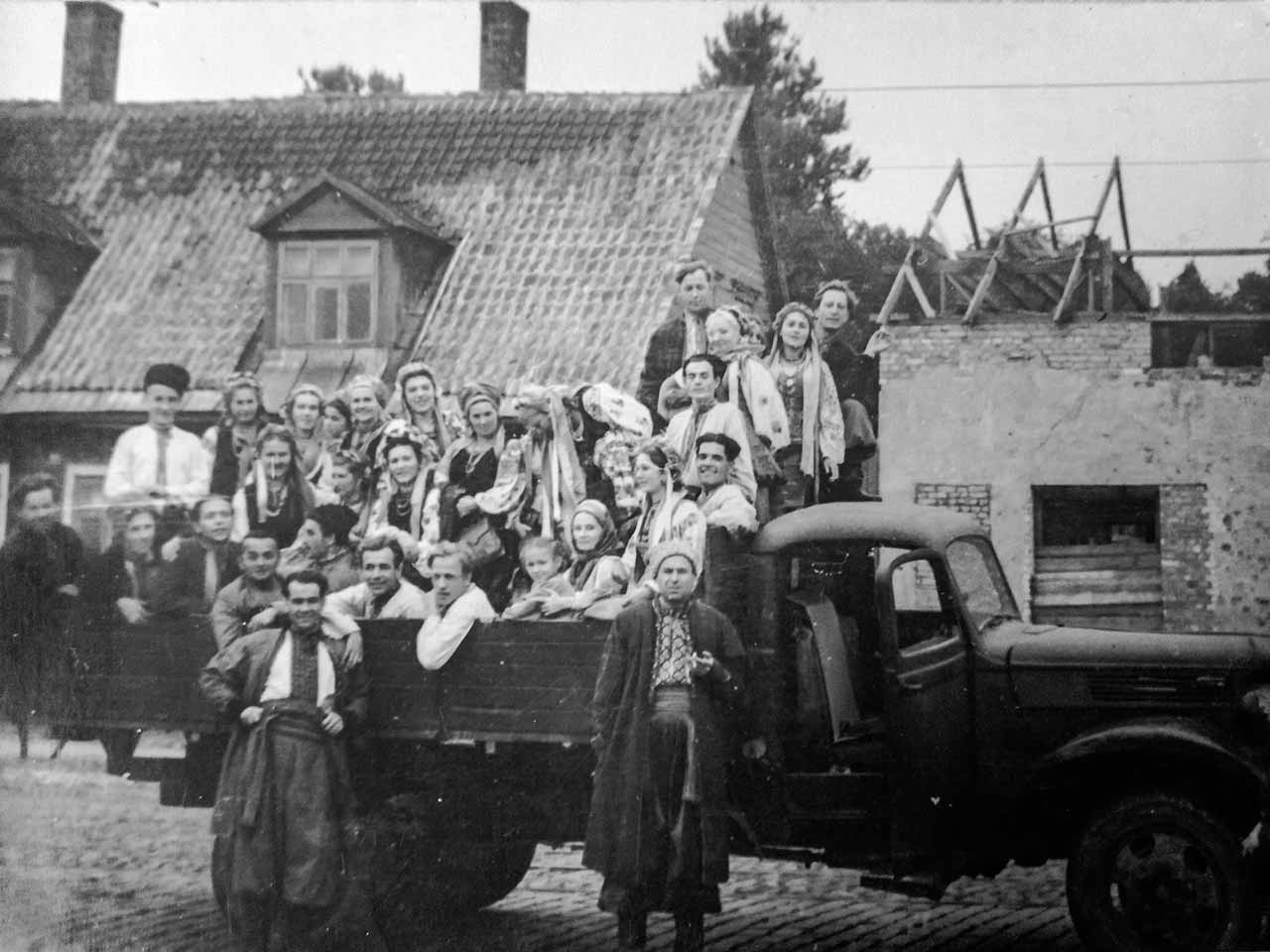 Концертна бригада заньківчан. Польща, 1945 рік