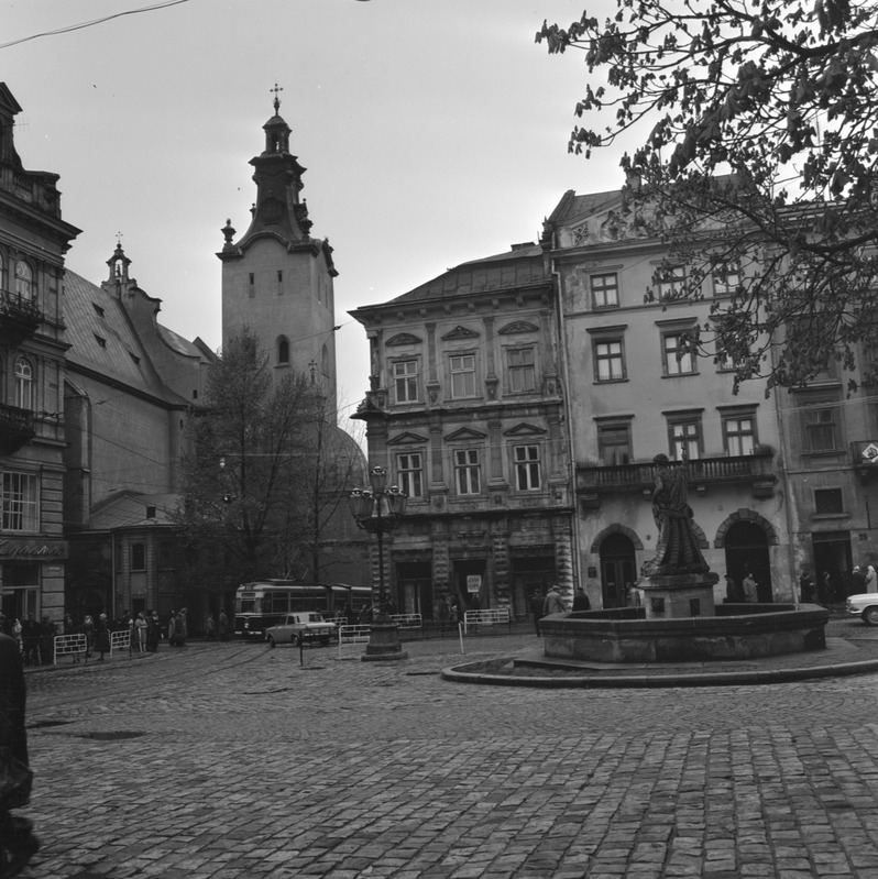 Площа Ринок. Львів, 1980-1985-ті рр. Фотограф Віктор Салмре