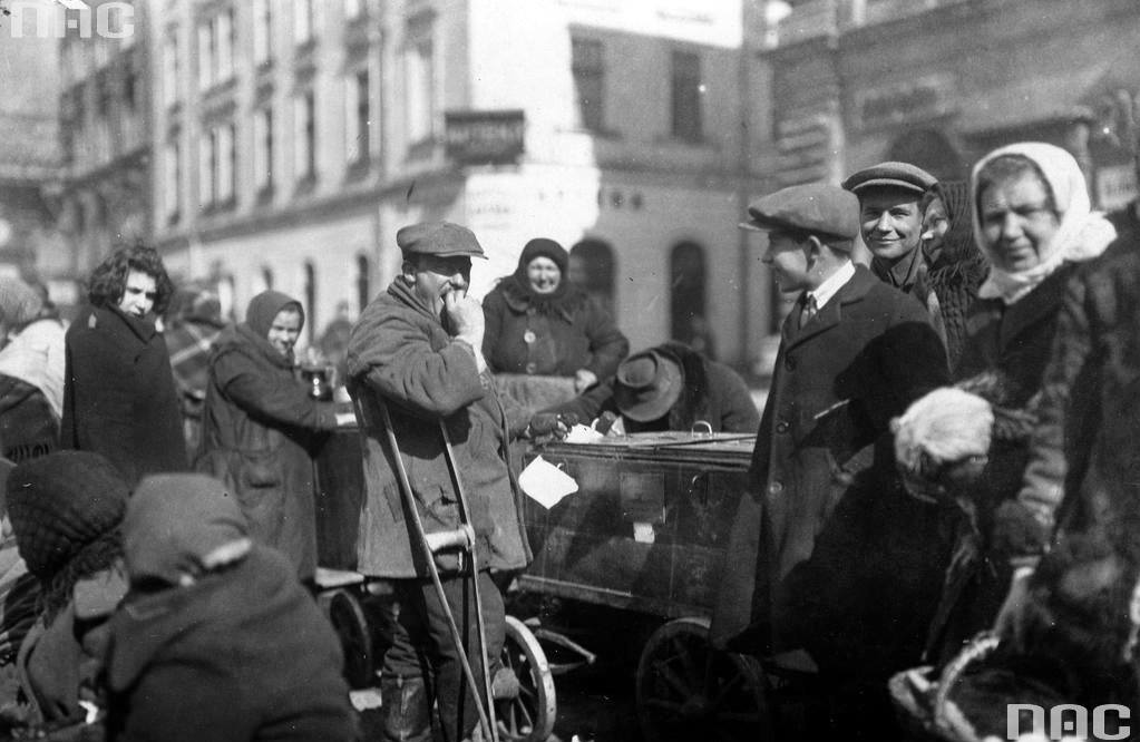 Вулична торгівля у Львові, 1930-ті рр.