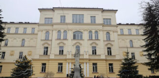 Пологовий корпус Львівської обласної клінічної лікарні. Світлина 2021 р.