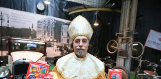 Св. Миколай завітав до дітей в «Ретро гараж». Світлив Євген Кравс