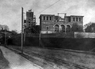 Трамвайна лінія до ст. Личаків по сучасній вул. Долішній і будівництво костелу Матері Божої Острабрамської. Початок 1930-х рр.