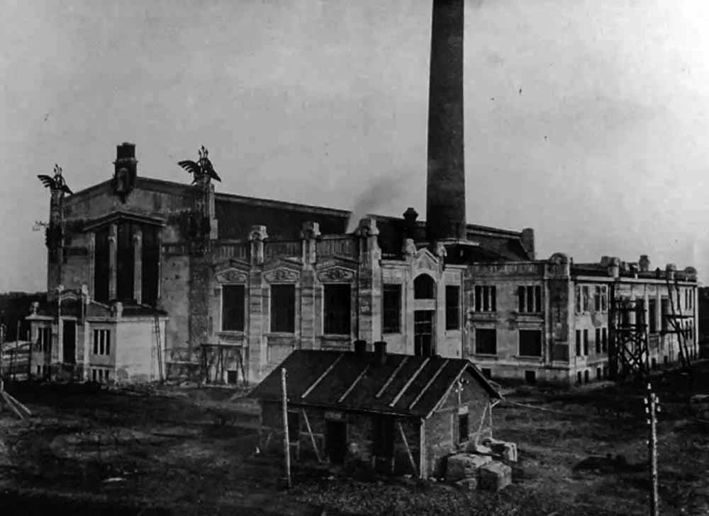 Будівля міської електрівні змінного струму на Персенківці. Світлина початку 1910-х рр.