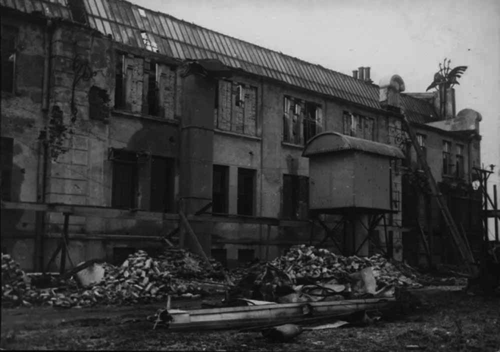 Львівська міська електростанція змінного струму після авіаудару. Початок 1919 р.