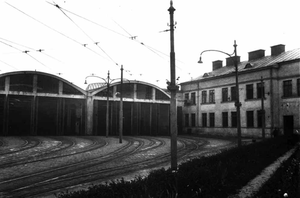 Профілакторій і адмінбудівля нового трамвайного депо біля Городоцької рогачки. Світлина 1930 р. із колекції Олександра Сандлера