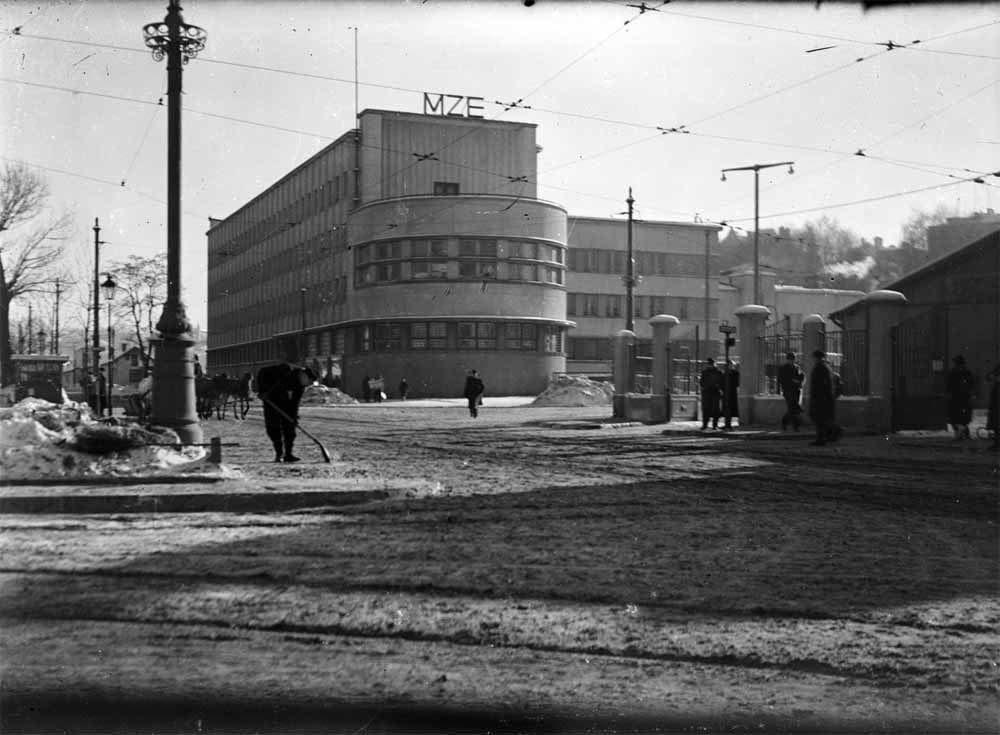 Новий адмінбудинок Міських закладів електричних, збудований у 1936 – 1937 рр. Світлина кінця 1930-х рр.