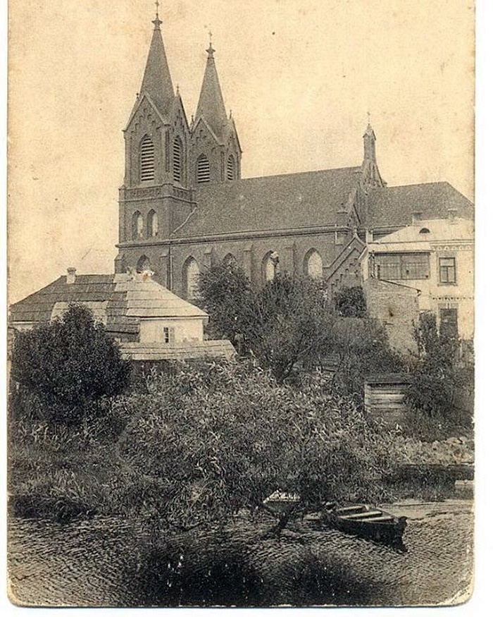 Костел Різдва Пресвятої Діви Марії та Святого Антонія Падуанського в Рівному