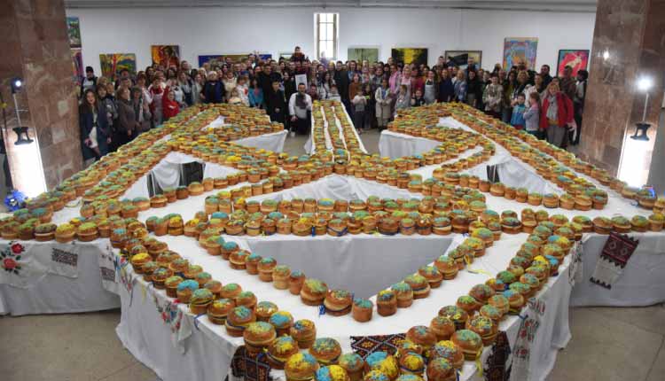 Рекорд з декорування пасок встановили у Львові