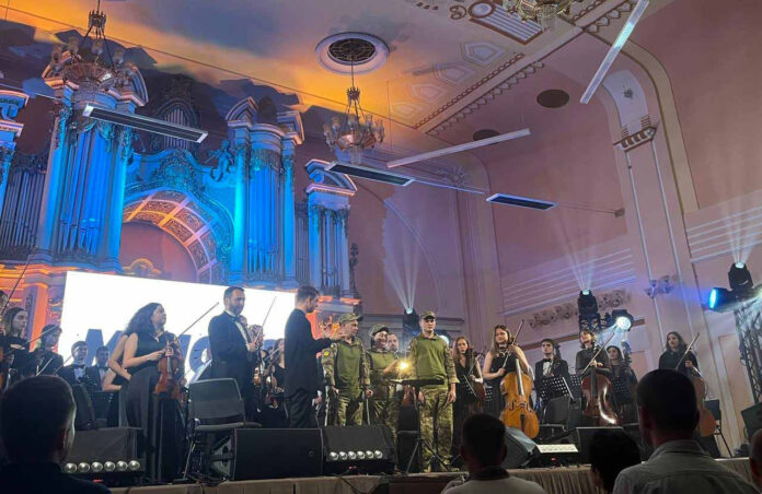 Благодійний захід до Дня Конституції у Львівській філармонії