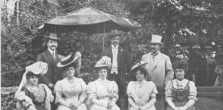 На фото: переможці конкурсу краси у Карлсбаді (зліва направо) жінки: Марта Кейзлер з Відня, Нусіма з Одеси, Аранка Ебен-Айбеншіс з Вісбадена, Йоланта Зінгер з Угорщини, Фернанда Пупер з Парижа; чоловіки: Фридерик Йонас зі Львова, Станіслав Рубчак зі Станиславова (тепер - Івано-Франківськ) та Леон Клебер з Варшави. Österreichische Illustrierte Zeitung, 1906 рік