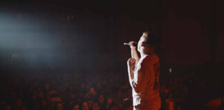 Співак з народу Kosmirak