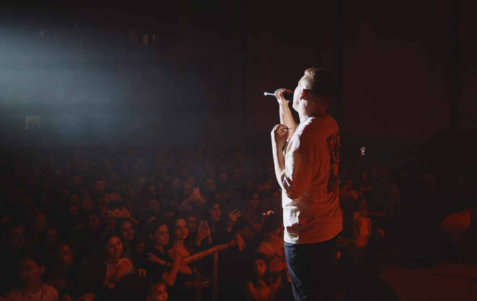 Співак з народу Kosmirak Співак з народу Kosmirak