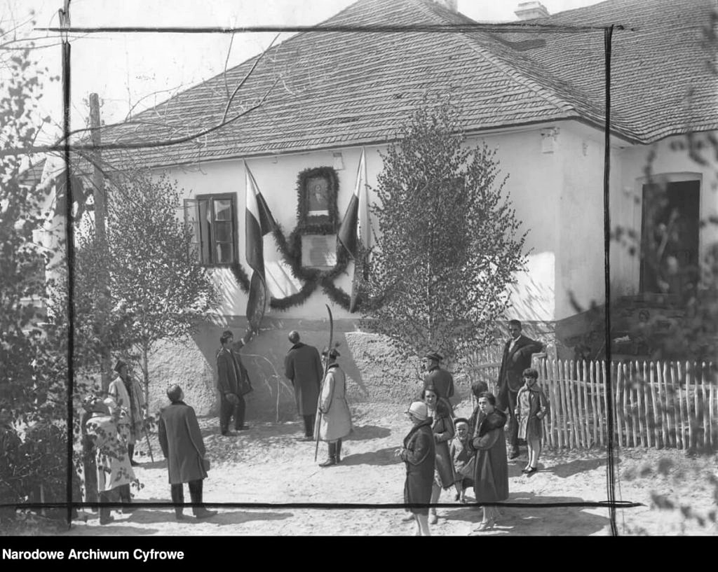 Поліційне відділення у Смордві, колишня стара корчма. Відкриття меморіальної дошки Косцюшку