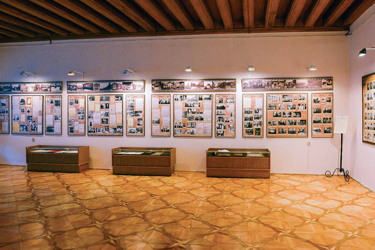 Експозиція виставки «ЛЬВІВСЬКИЙ ІСТОРИЧНИЙ МУЗЕЙ: ПОДОРОЖ У ЧАСІ» 2013 року