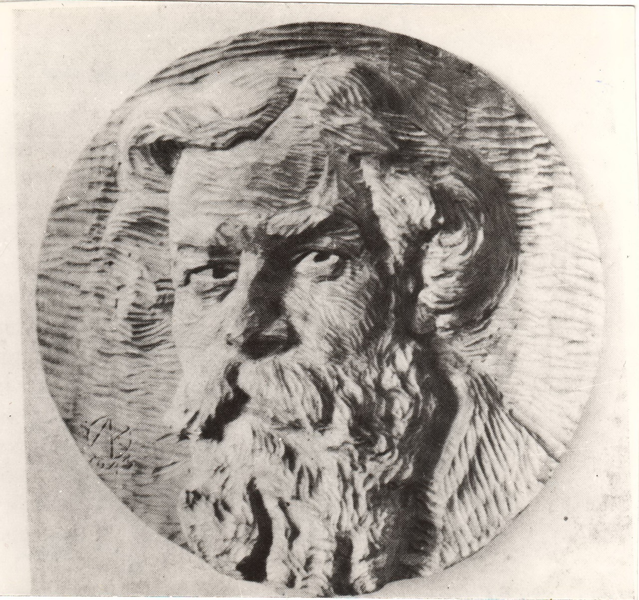 Погруддя О. Новаківського, 1943 р., дерево, плоскорізьба.