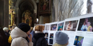 Міжнародний фотопроєкт "Історії в речах. Втечі та прибуття"