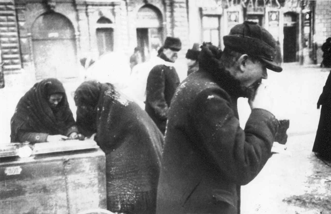 Торгівля на вулицях міста, 1880-1930-ті роки