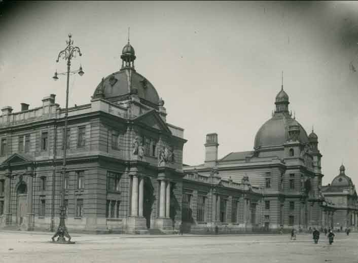 Площа Двірцева. Source: Polona