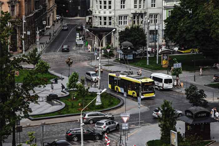 Фрагмент проспекту Свободи. Source: Vladyslav Muravskyi (Nolerd); AllTransUA