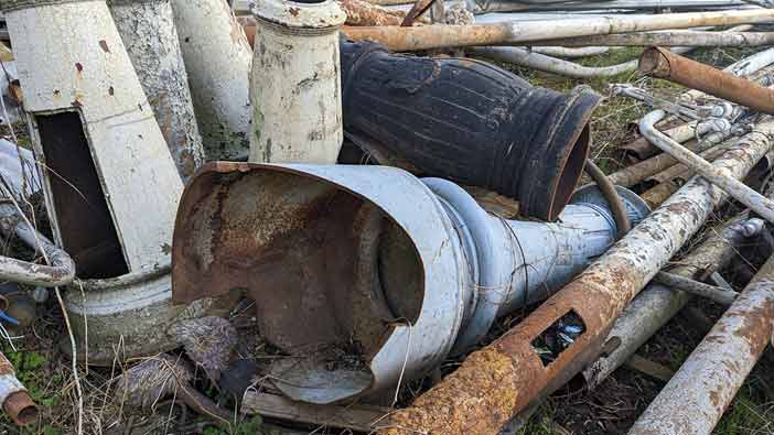 П'єдестал на базі зберігання ЛКП "Львівсвітло", привезений у 2014 році